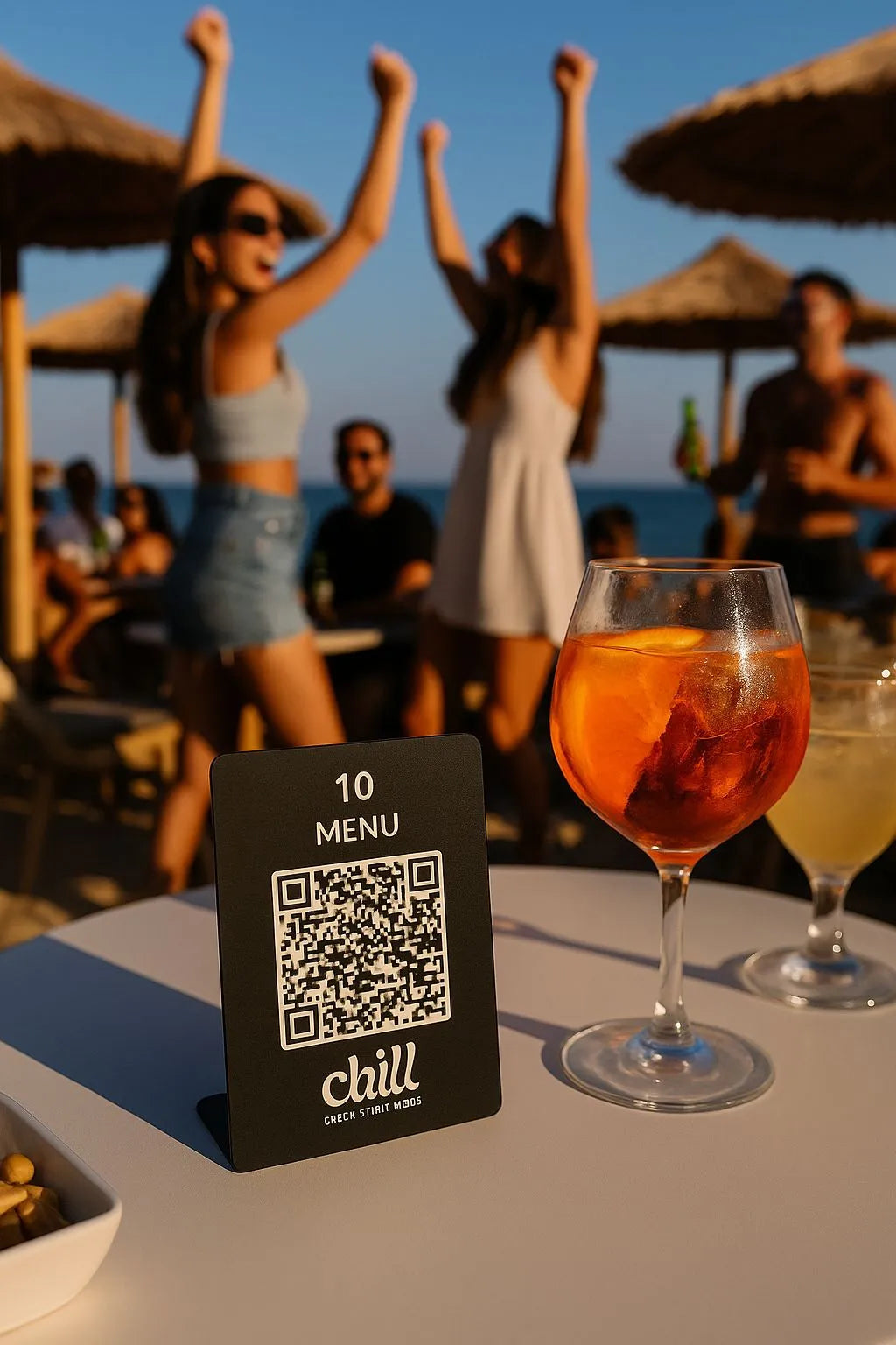 Siyah metal QR kod standi masa kullanimi icin.