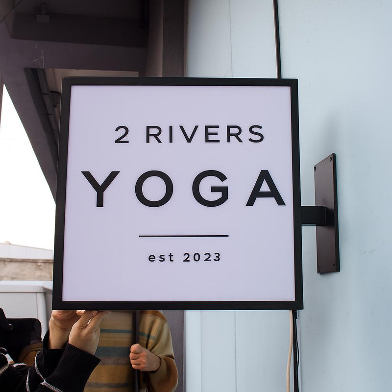 ışıklı kare duvara monte giriş tabelası