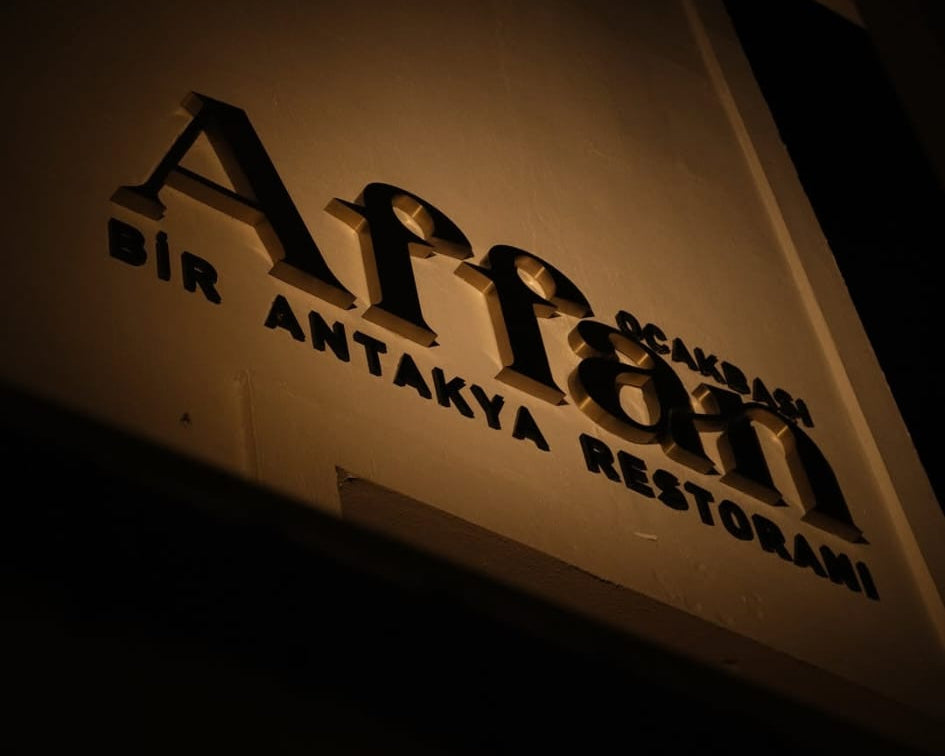 Affan Bir Antakya Restoranı için tasarlanan özel giriş tabelası