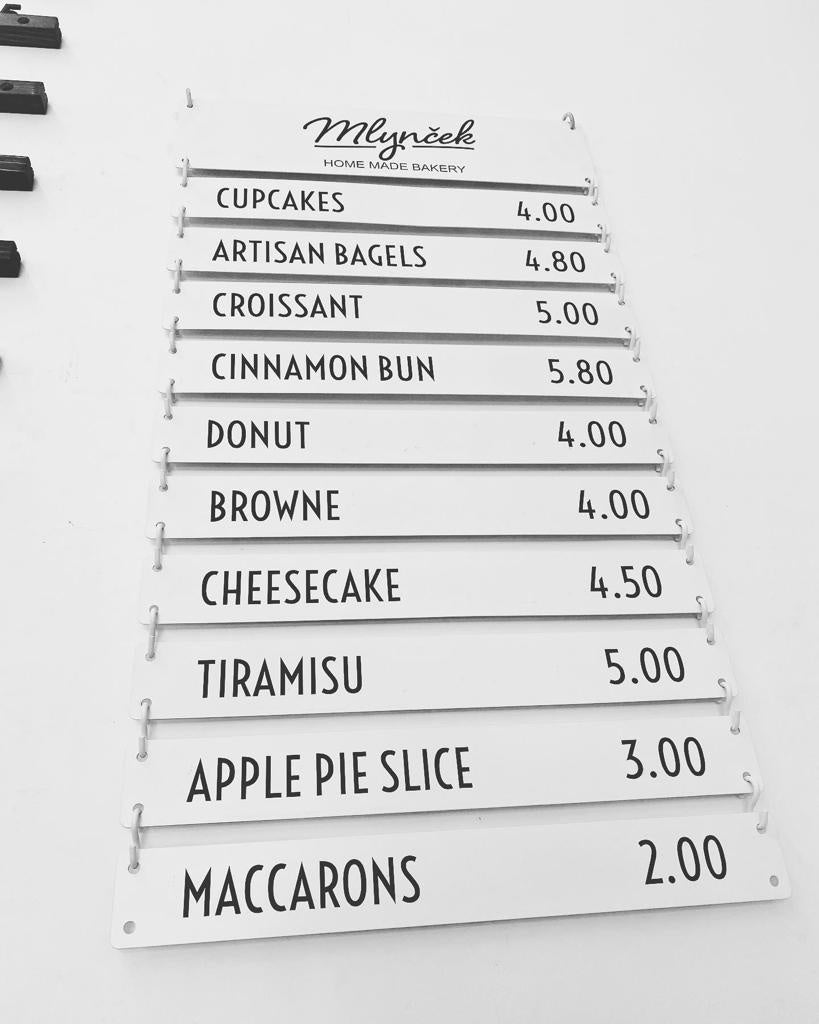 Kolay montajlı, asılabilir metal menü panosu.