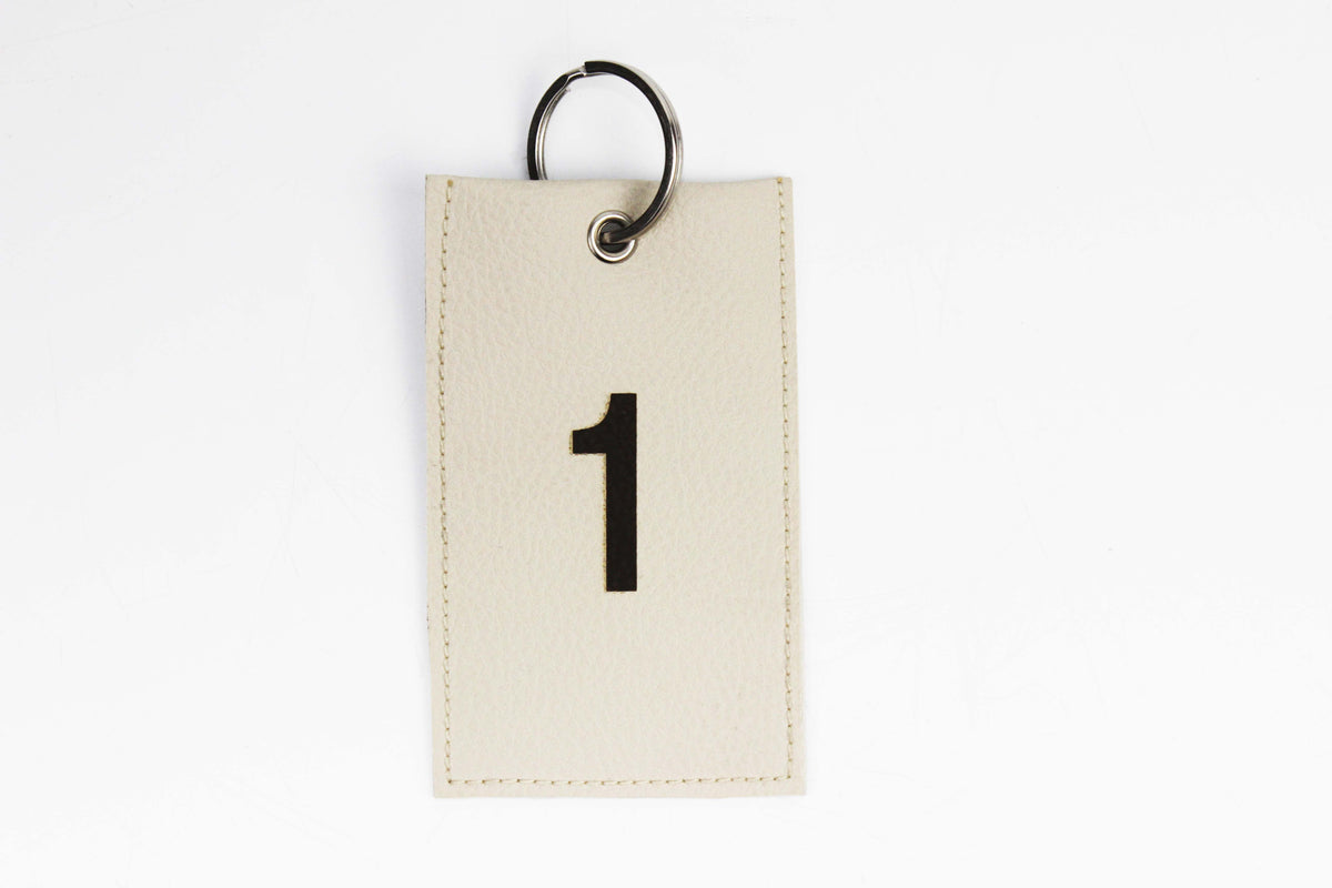 Butik oteller için logo ve oda numarası uygulanabilen deri anahtarlık
