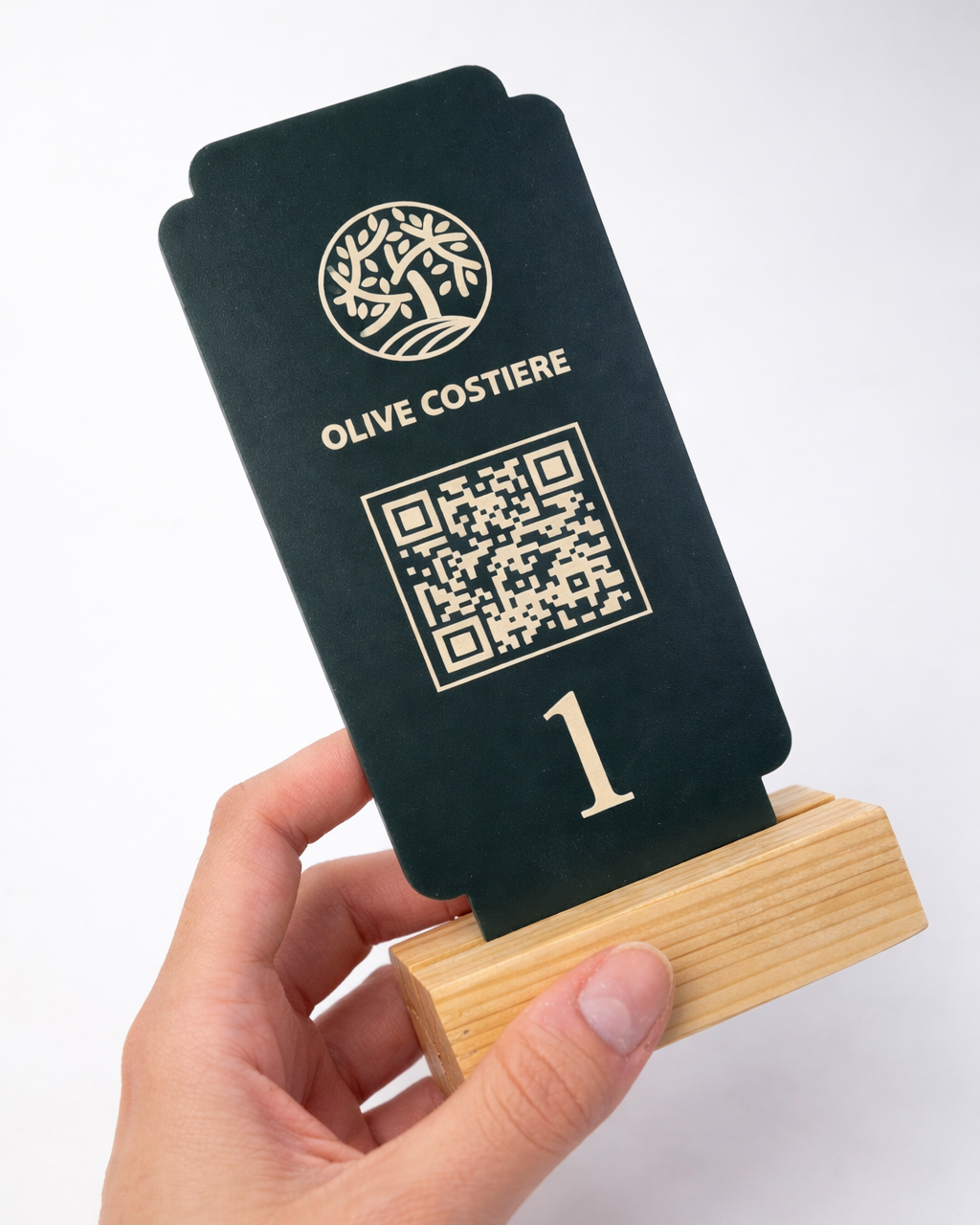 Cafe için ahşap ayaklı QR kod menü tabelası modern masaüstü çözüm