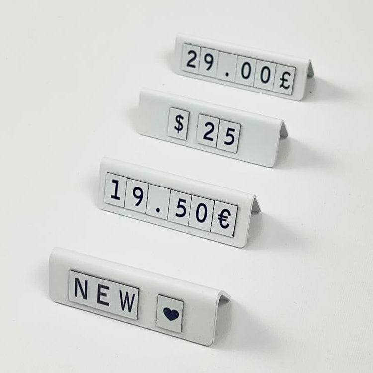 Metal masaüstü fiyatlık seti, mıknatıslı rakamlarla kolay fiyat güncelleme imkanı sunar.
