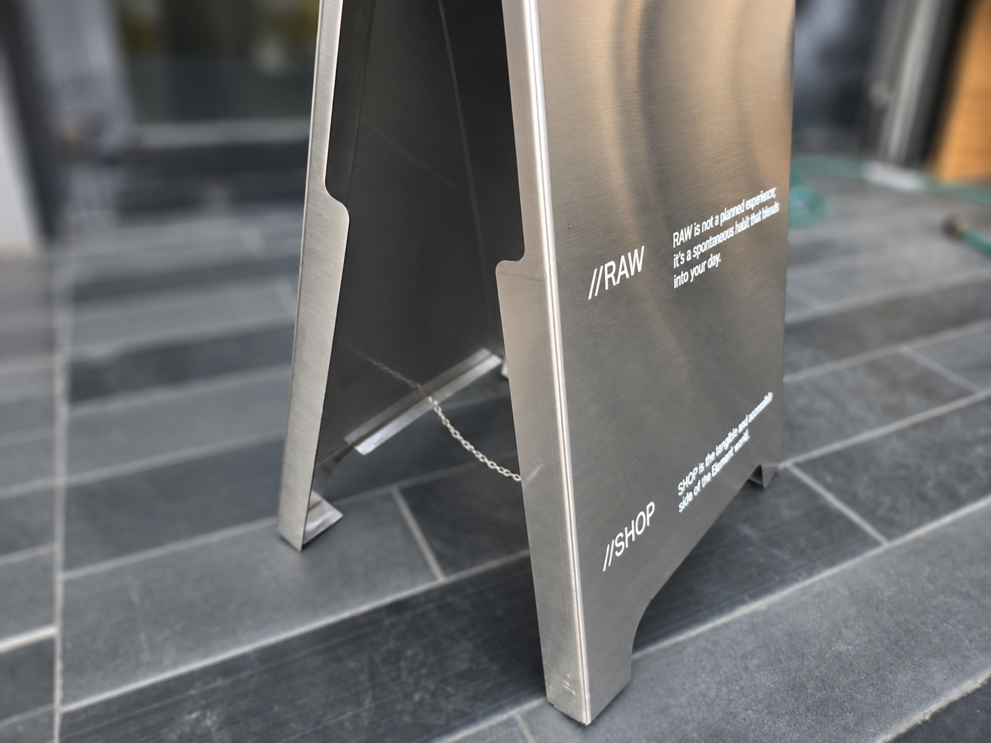 Folyo baskılı metal A tipi reklam tabelası