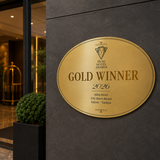 Aliba Hotel için hazırlanan Gold Winner otel başarı plaketi.