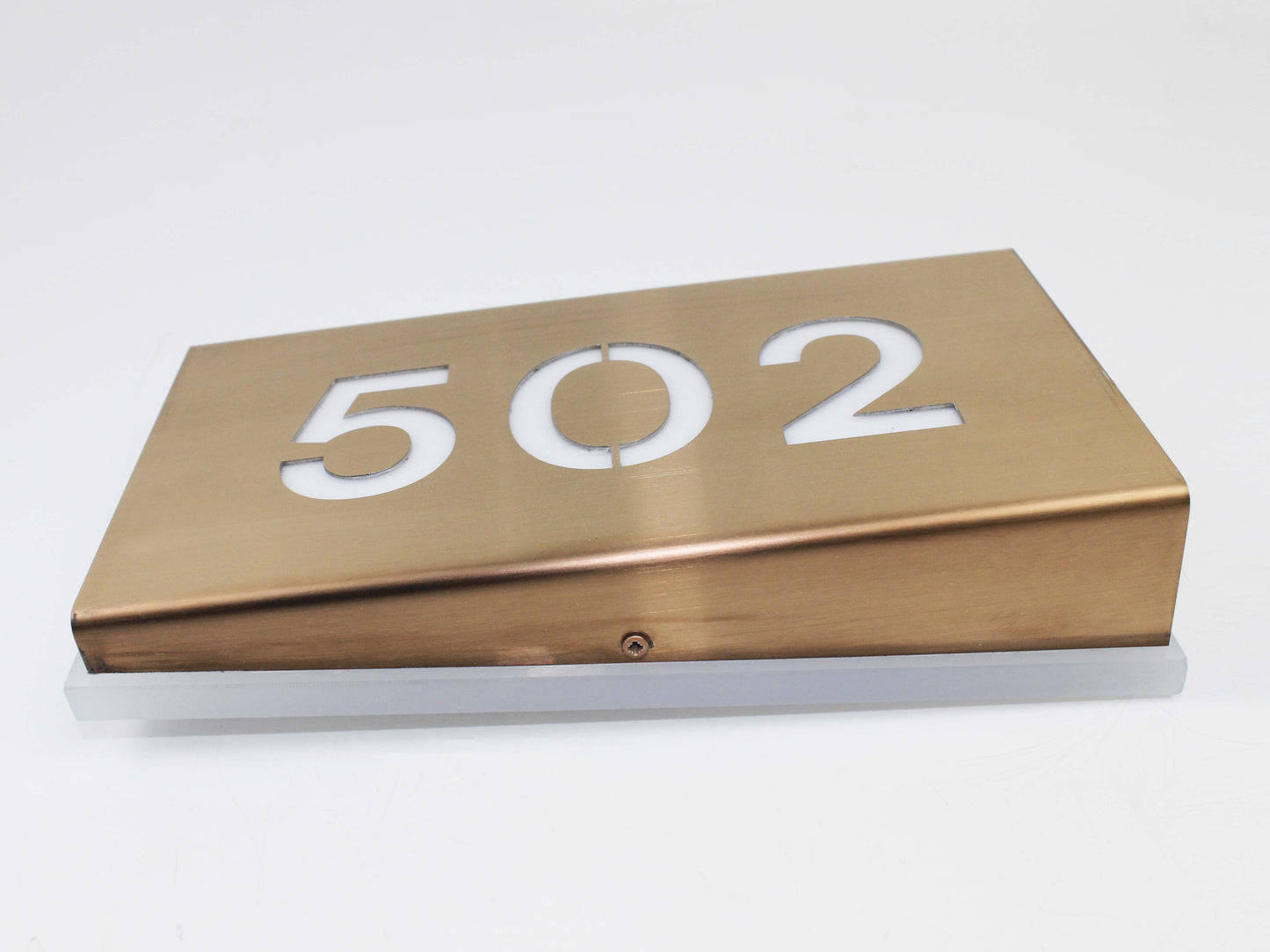 Doğrudan elektrik bağlantılı LED kapı numarası tabelası