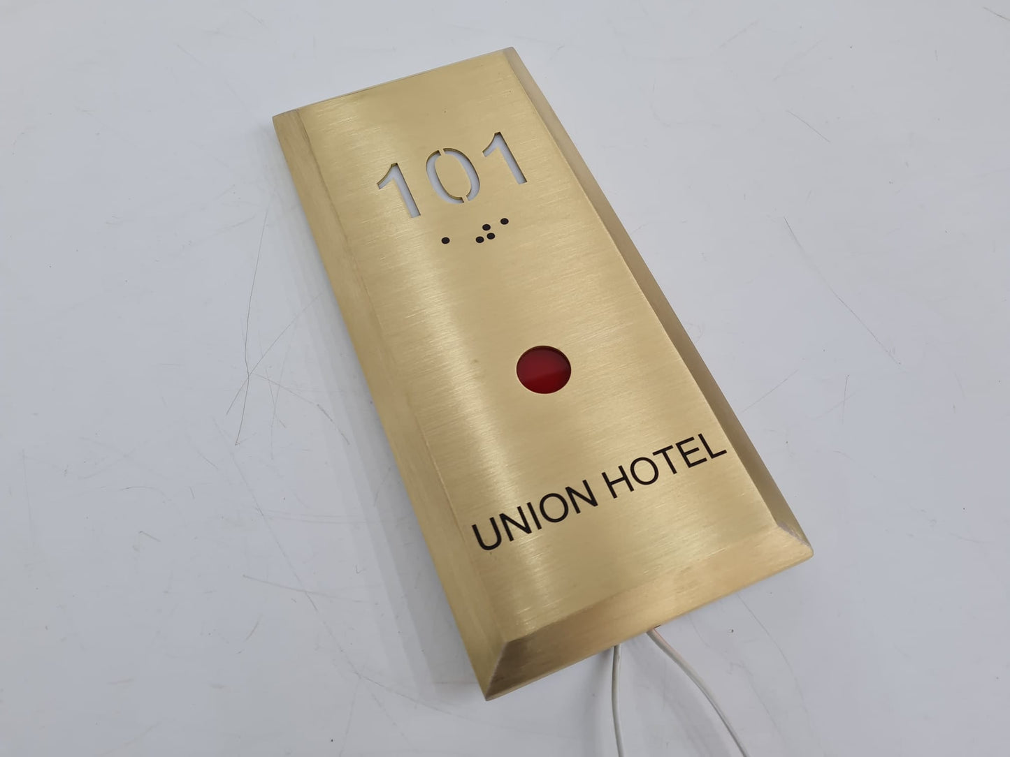 Otel odaları için Braille ve DND göstergeli ışıklı oda numarası