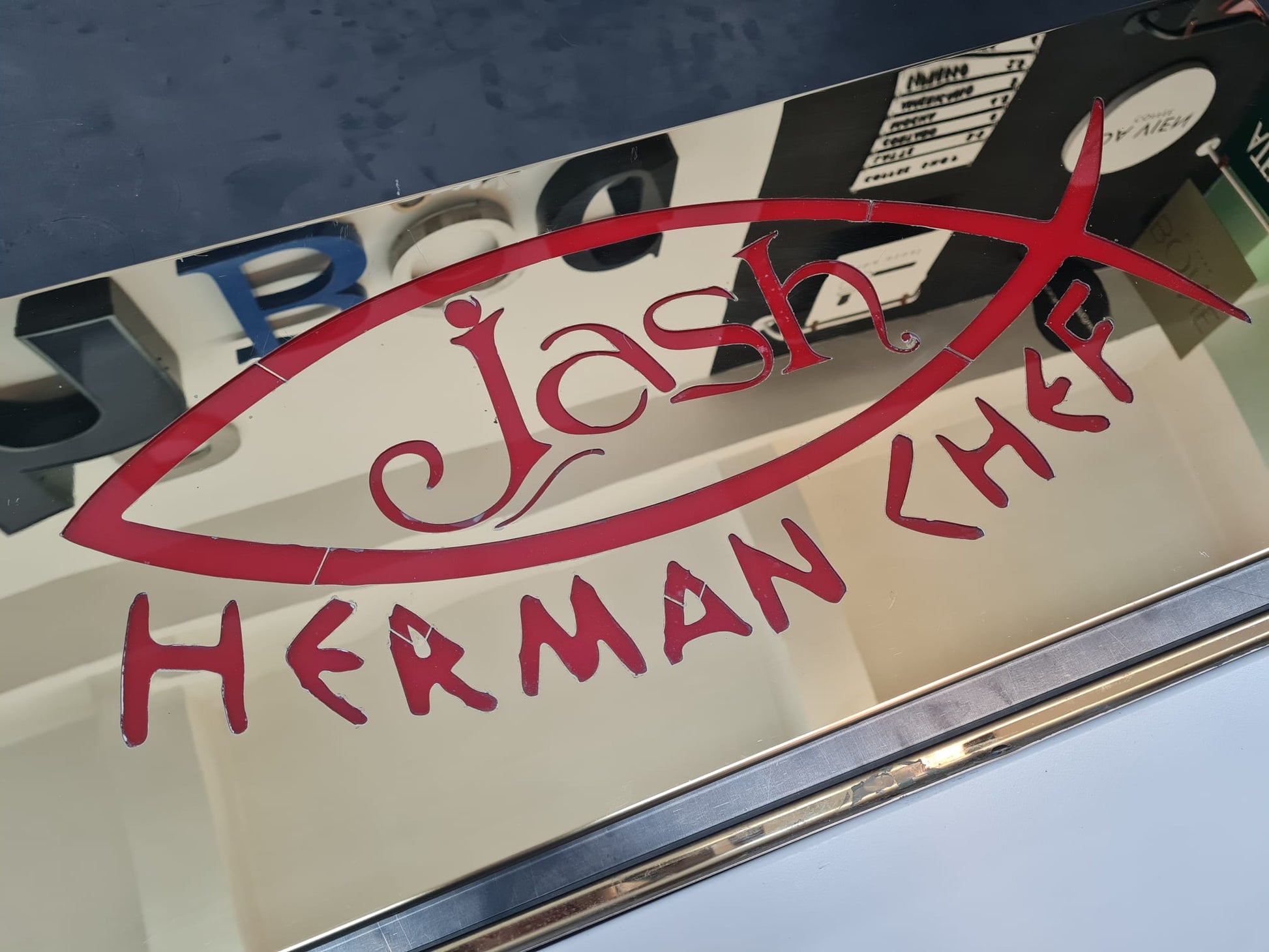 Paslanmaz çelik malzemeden üretilen 80x30 cm restoran duvar tabelası