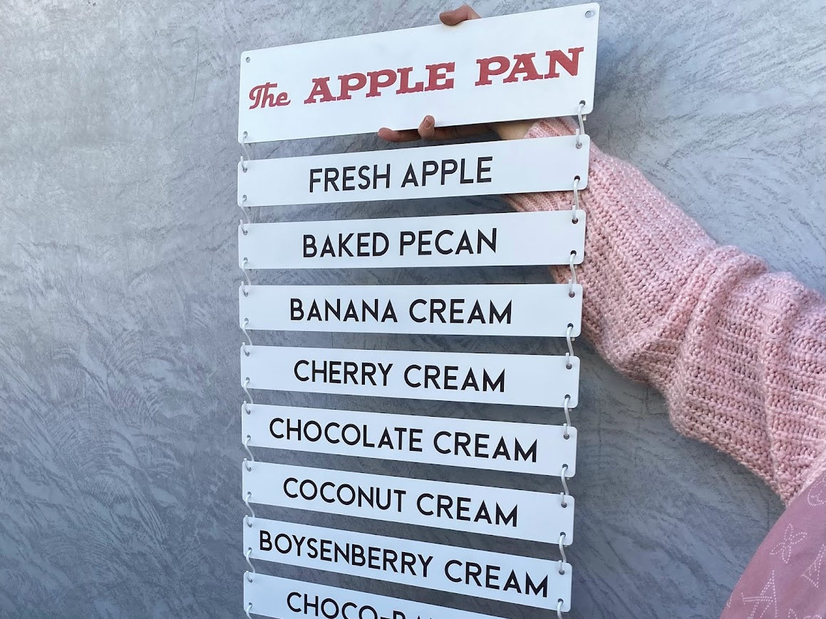 Restoranlar için özel tasarım metal menü tabelası.